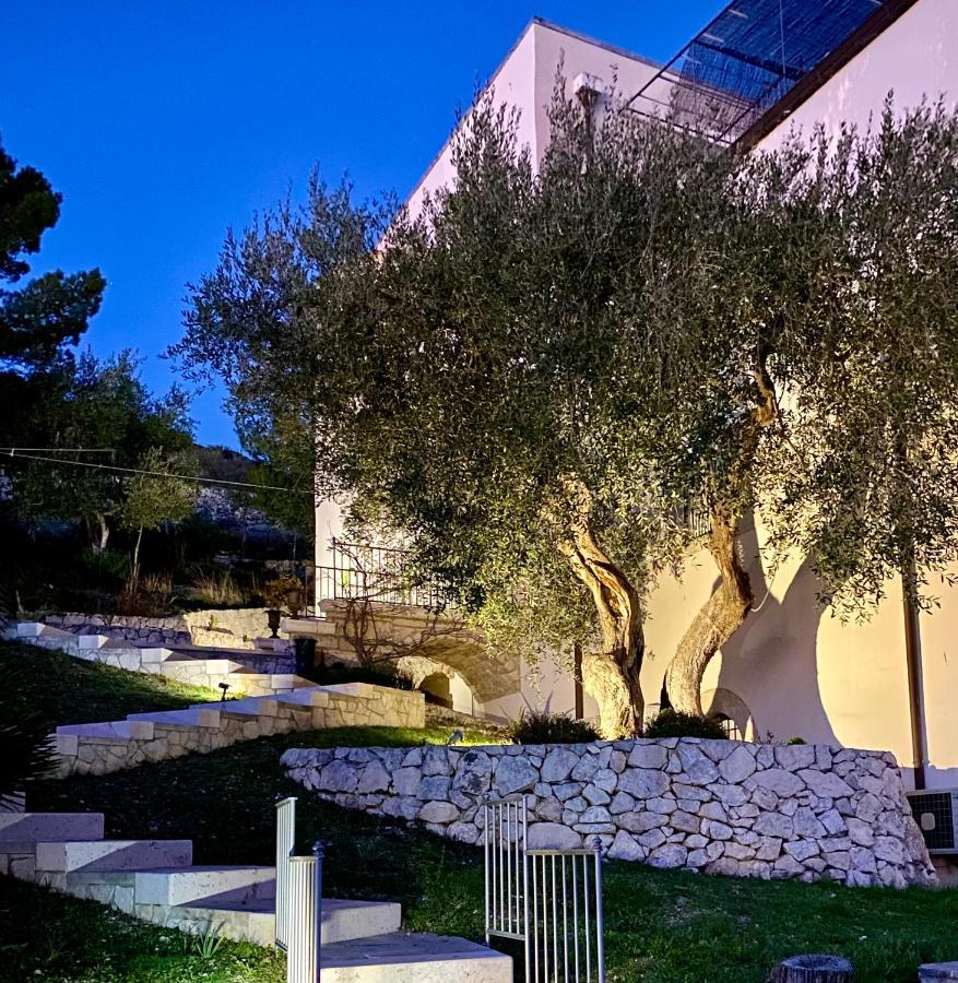 Villa In Gargano - Villa Basso Monte SantʼAngelo Buitenkant foto