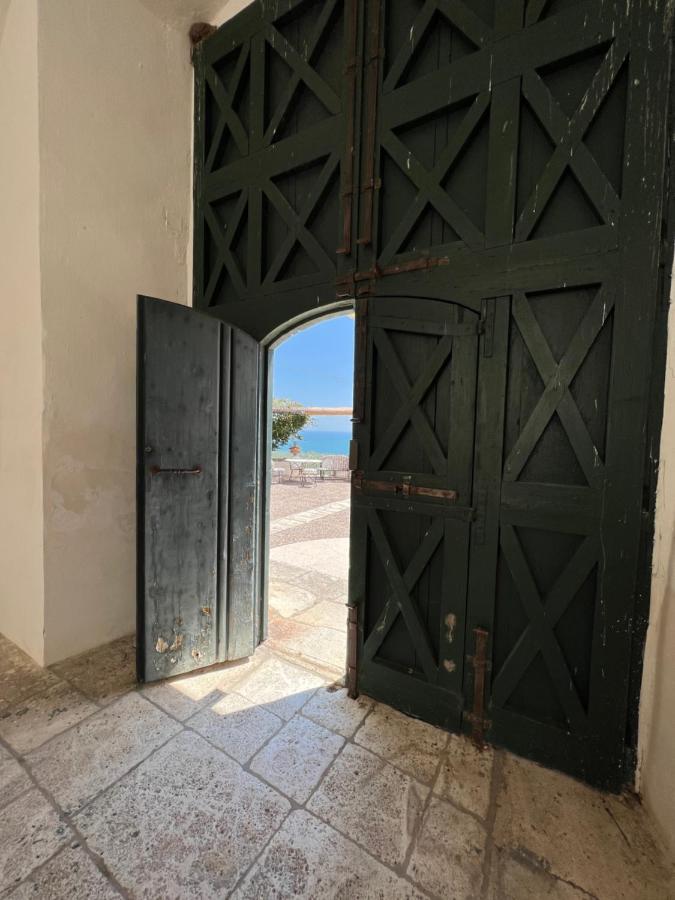 Villa In Gargano - Villa Basso Monte SantʼAngelo Buitenkant foto
