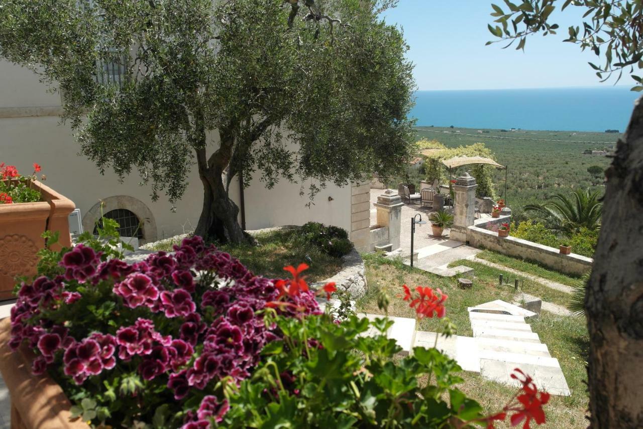 Villa In Gargano - Villa Basso Monte SantʼAngelo Buitenkant foto